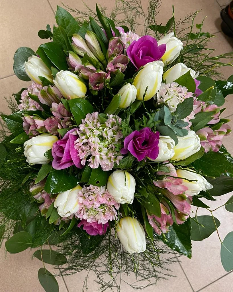 Colori che stanno insieme. Bianco, rosa e viola